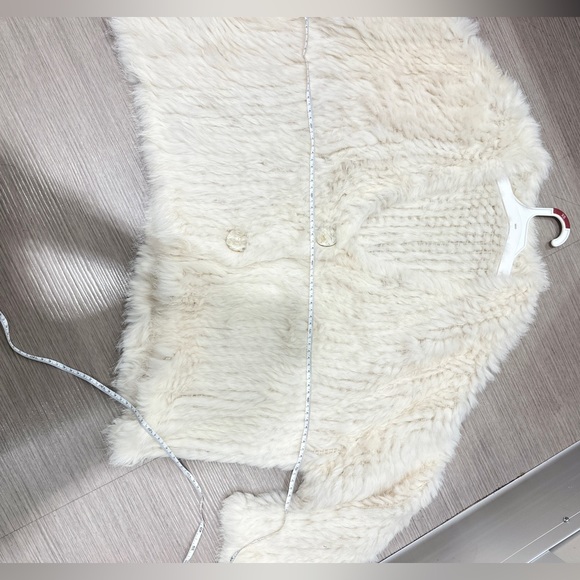 Women off-white color knitted fur Top/Cardigan oversize - Picture 5 of 8